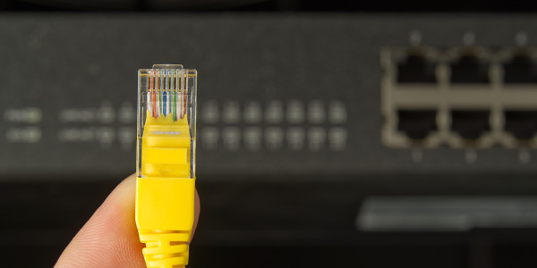 Instalación / Implantación / Legalización de ICT en Penedès i Garraf · Comunicaciones mediante firewalls, VPNs y cifrado
