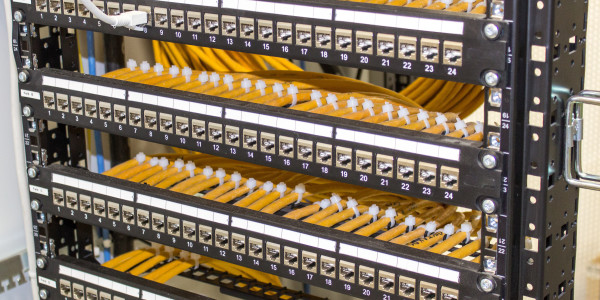 Instalación / Implantación / Legalización de ICT en Penedès i Garraf · Diseño e implementación de redes cableadas e inalámbricas
