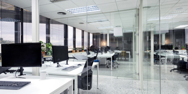 Proyectos de ICT Oficinas / Locales Comerciales  Igualada · Instalación y mantenimiento de redes de alta velocidad